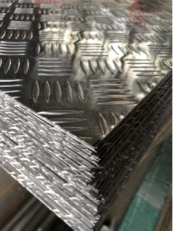 Дюралевый рифленый лист