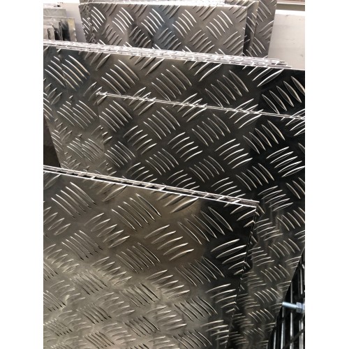 Лист алюминиевый рифленый ДИАМАНТ АМг2Н2Р 1,2х1500х3000