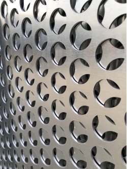 Лист стальной перфорированный